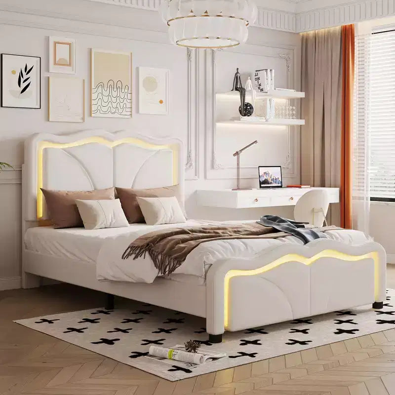 Letto a piattaforma matrimoniale imbottito con testiera curva e regolabile in altezza e strisce LED