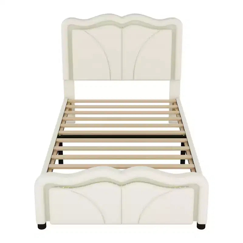 Letto a piattaforma matrimoniale imbottito con testiera curva e regolabile in altezza e strisce LED