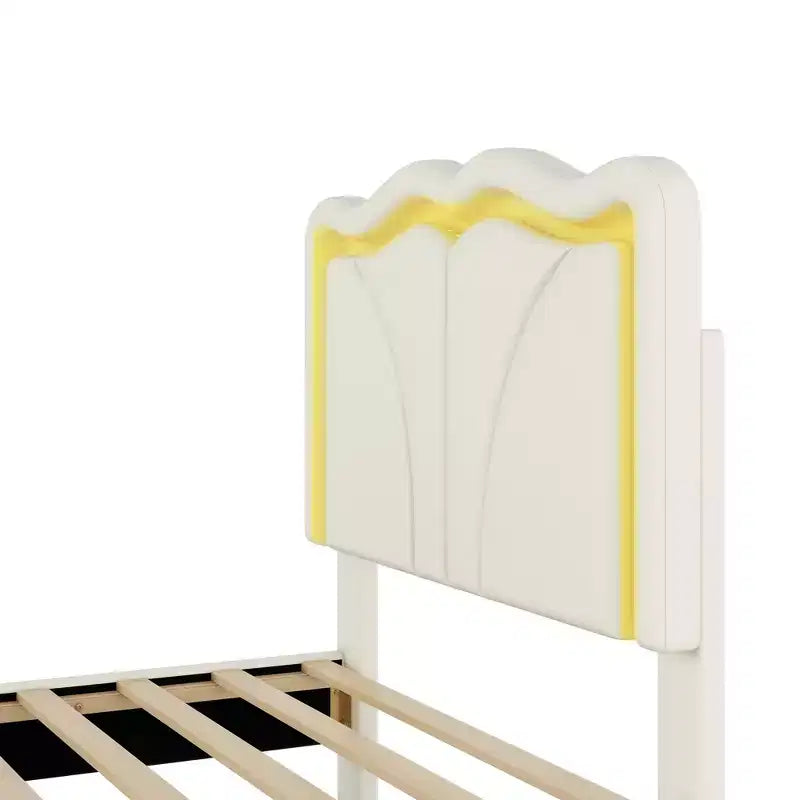 Letto a piattaforma matrimoniale imbottito con testiera curva e regolabile in altezza e strisce LED